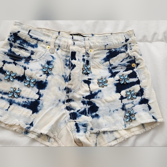 JUICY COUTURE TIE DYE EMBELLISHED SHORTS - Picture 11 of 11